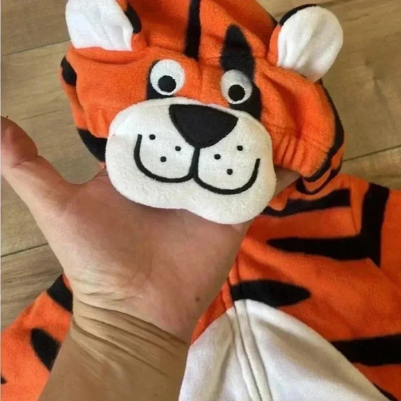 4/$25 Carters Tiger Baby Halloween Costume Sz 6-9 Months 2 piece Hoodie - Picture 3 of 6